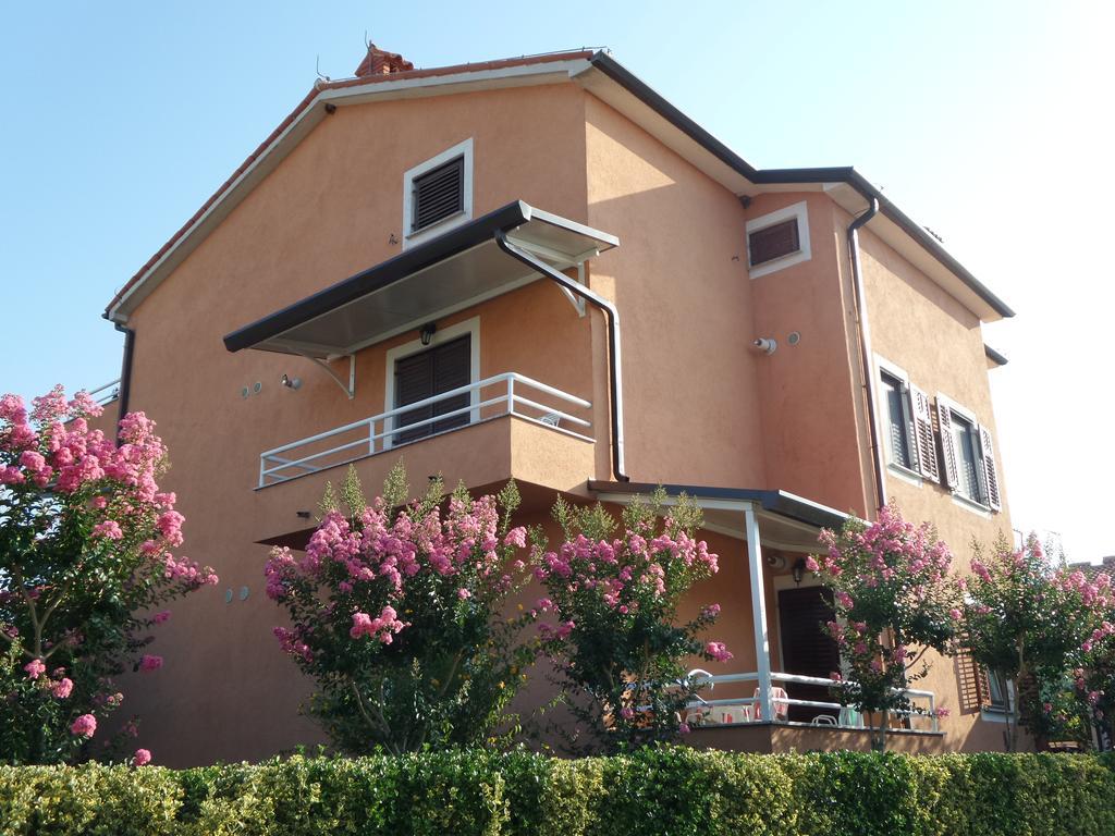 Apartmani Lina Umag Bagian luar foto