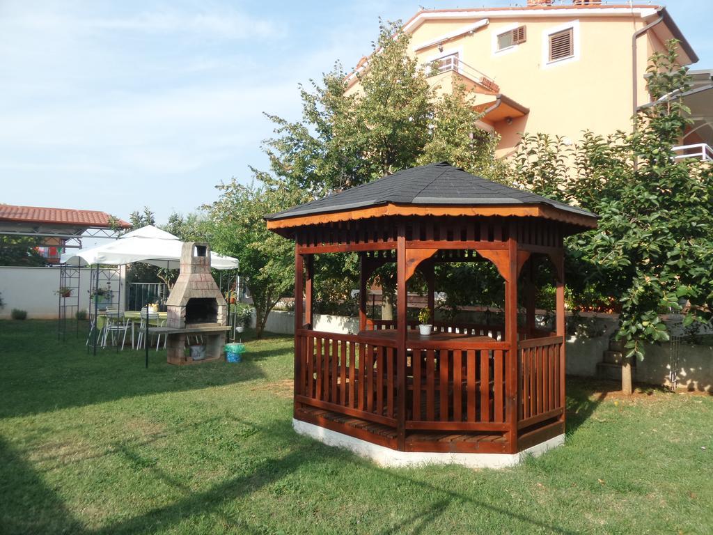 Apartmani Lina Umag Bagian luar foto